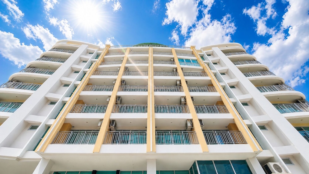 Golden Pearl Residences 2/50