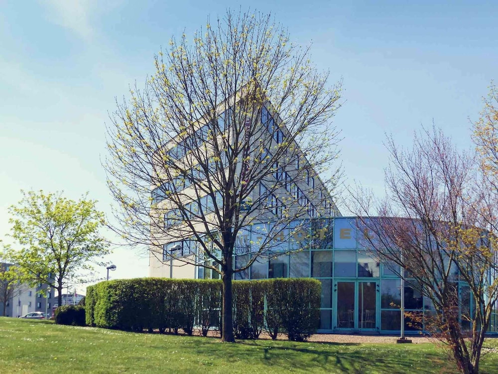 Mercure Poitiers Site du Futuroscope Hotel 6/76