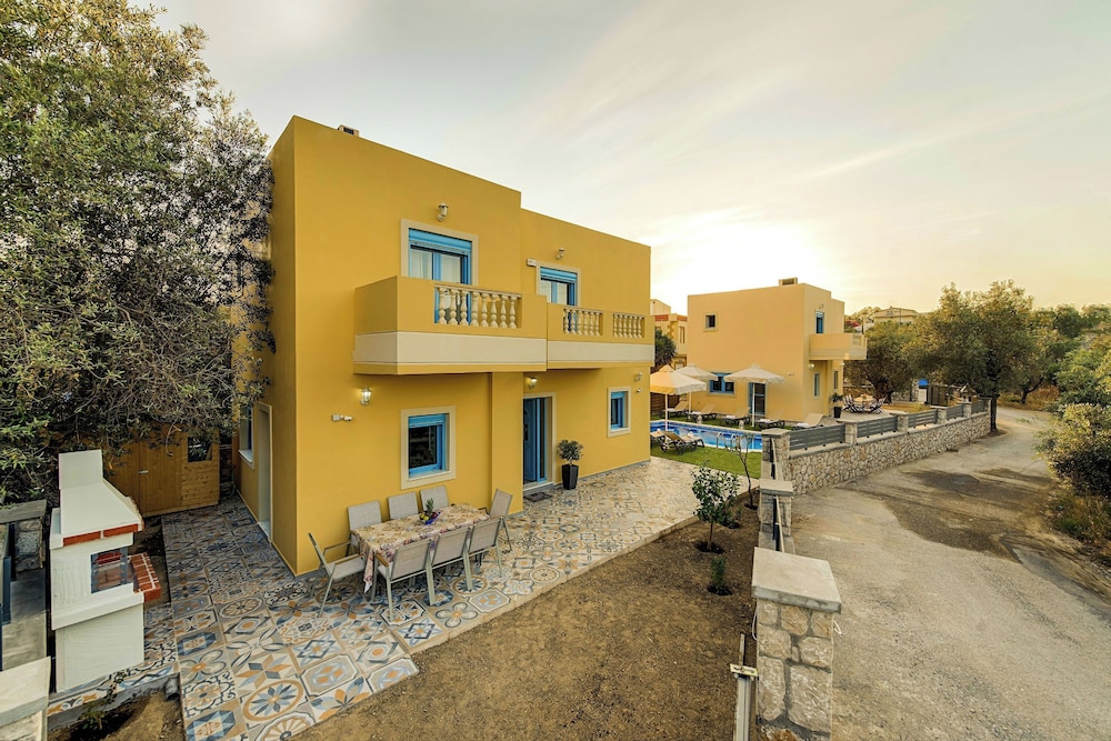 Luxury Retro Villas