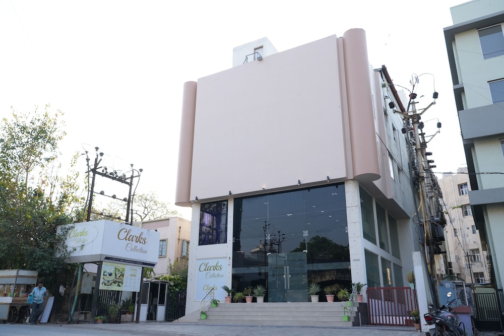 Hotel Clarks Collection Bhavnagar 2/50