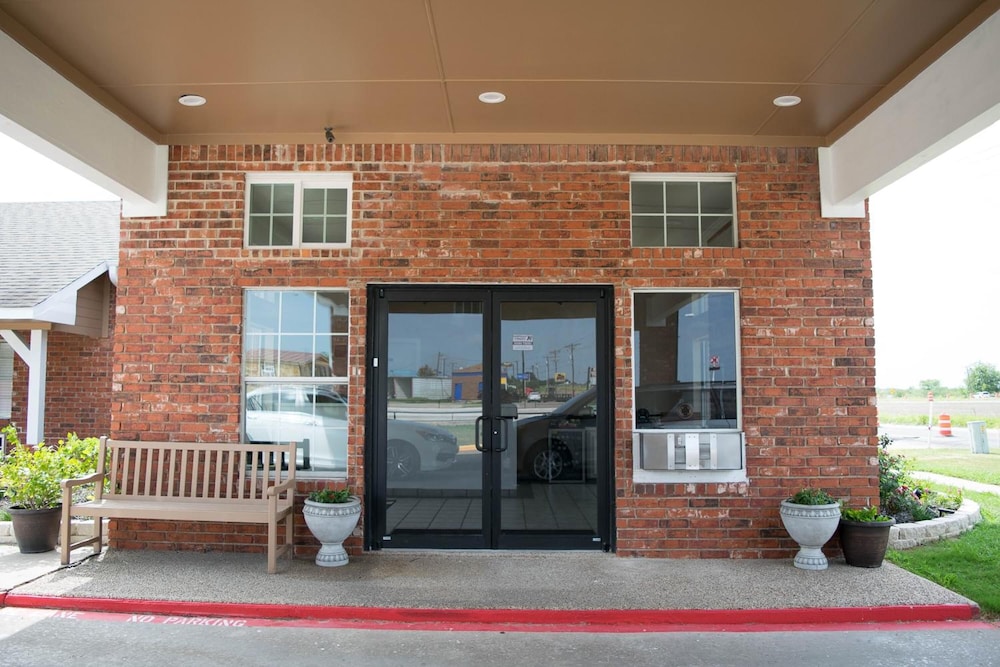 Countryside Inn 2/49