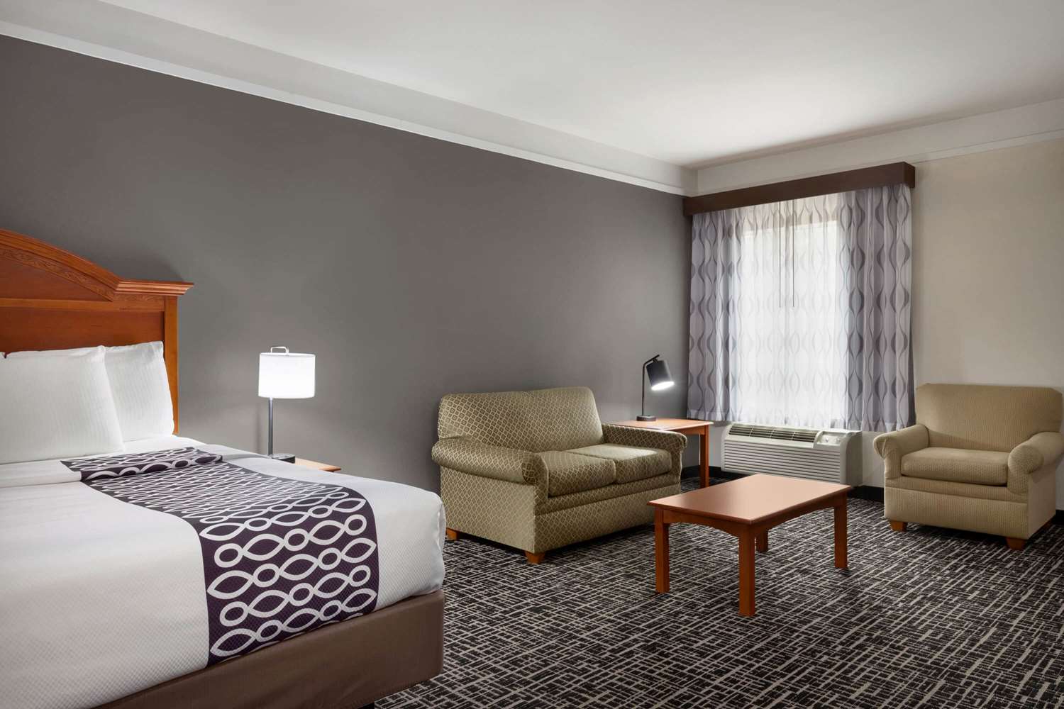 La Quinta Inn & Suites by Wyndham I-20 Longview South 25/43