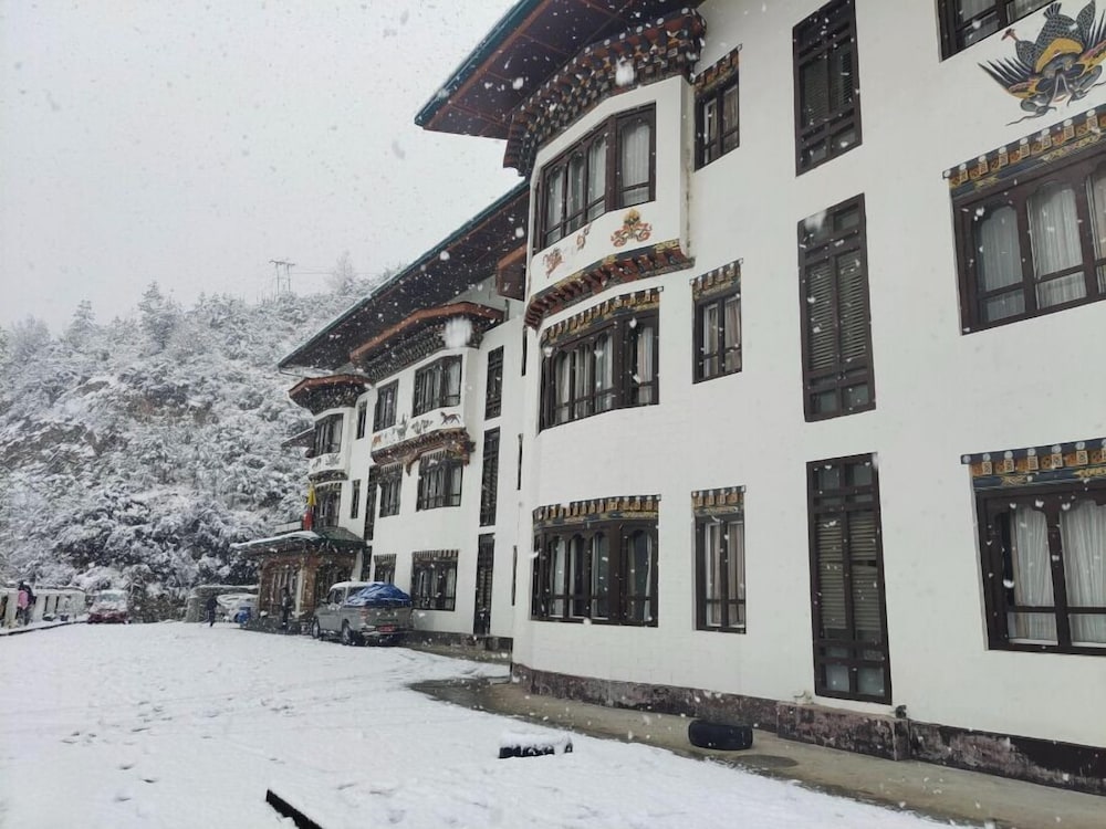Bhutan Silverpine Resort 7/50