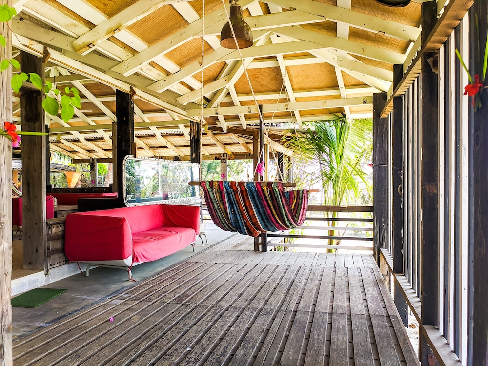 Mermaid Beach Resort 7/50