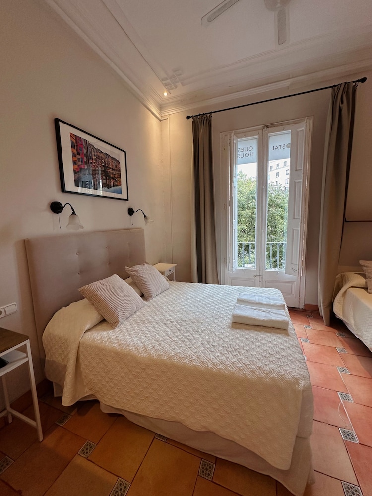BARCELONA CENTER INN 8/50