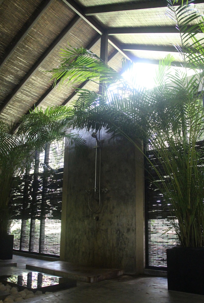 Kaju Green Eco Lodges 47/50