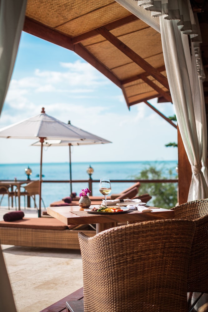 Beyond the Blue Horizon Villa Resort 46/73
