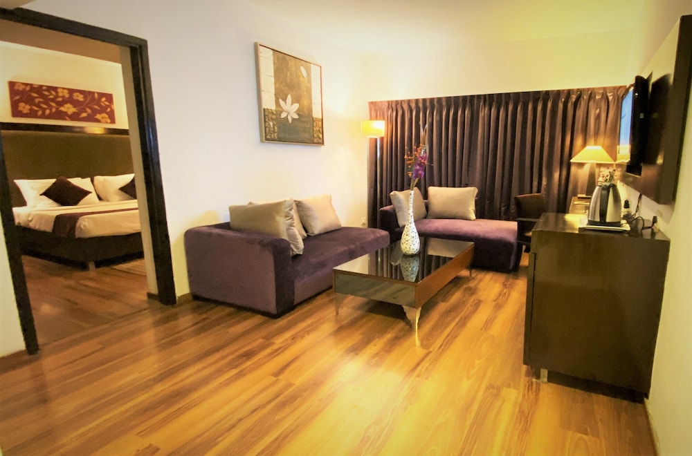 RNB SELECT BANJARA HILLS 30/45