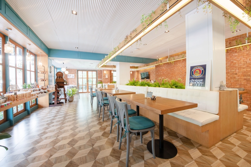Capital O 631 Blooming Hill Boutique Suites 40/50