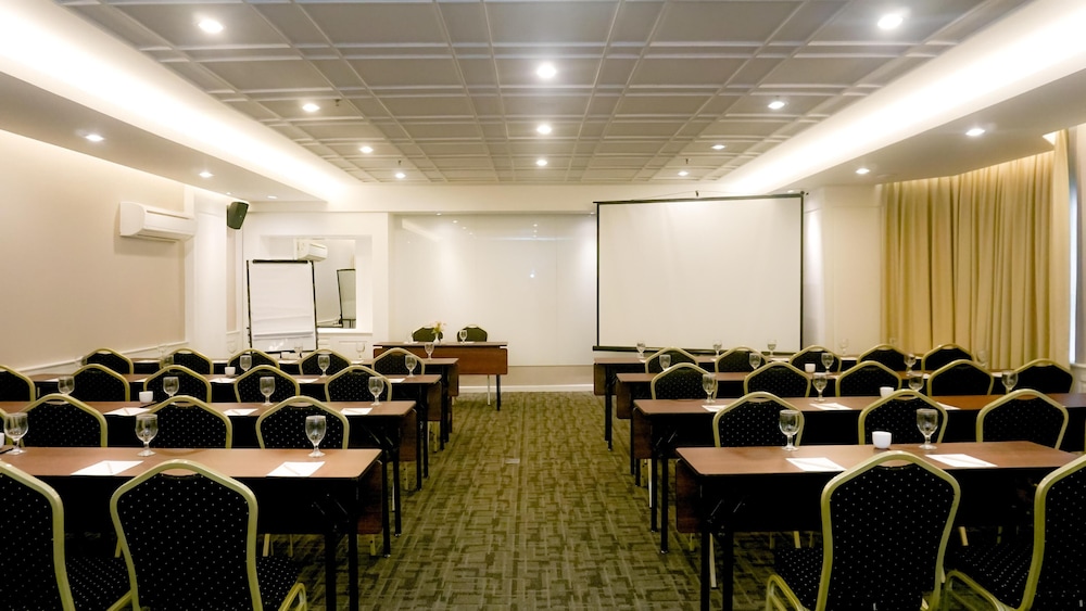 Grand Zuri Pekanbaru 34/45