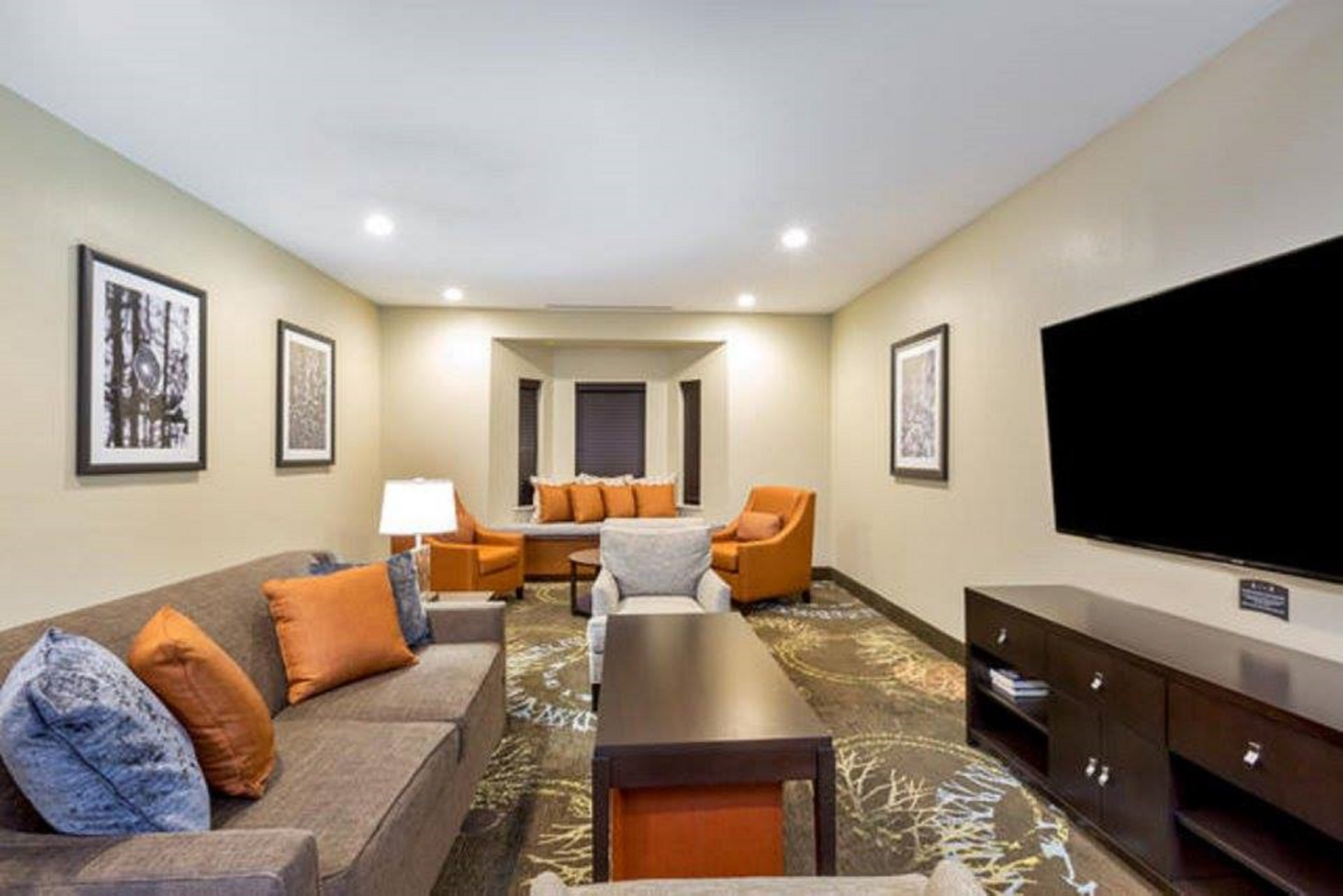 Staybridge Suites College Station 32/60