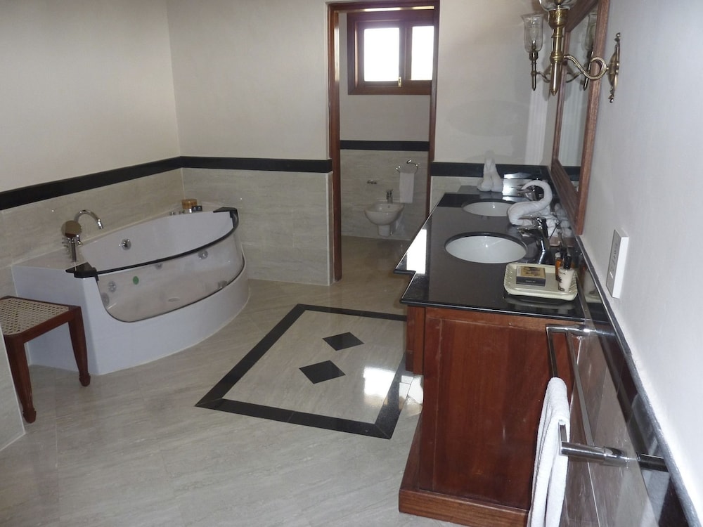 Ocean Beach Resort & Spa 22/81