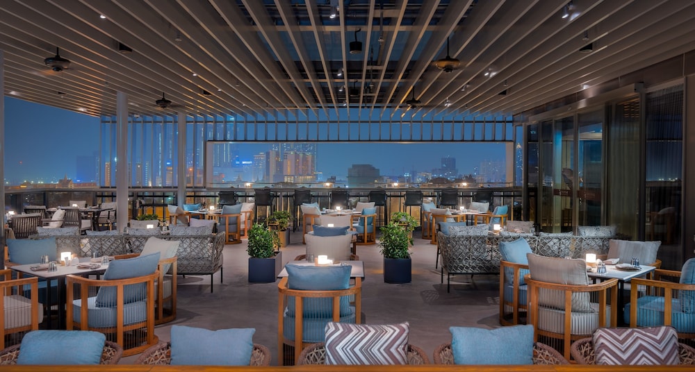 Hyatt Regency Phnom Penh 55/72