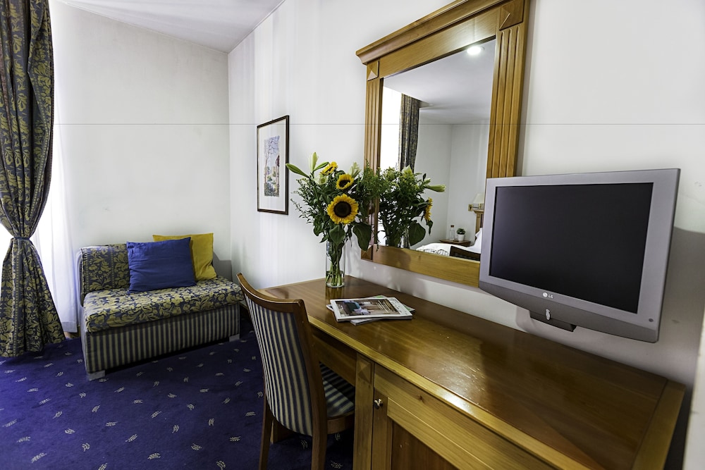 Hotel Diplomatic 60/82