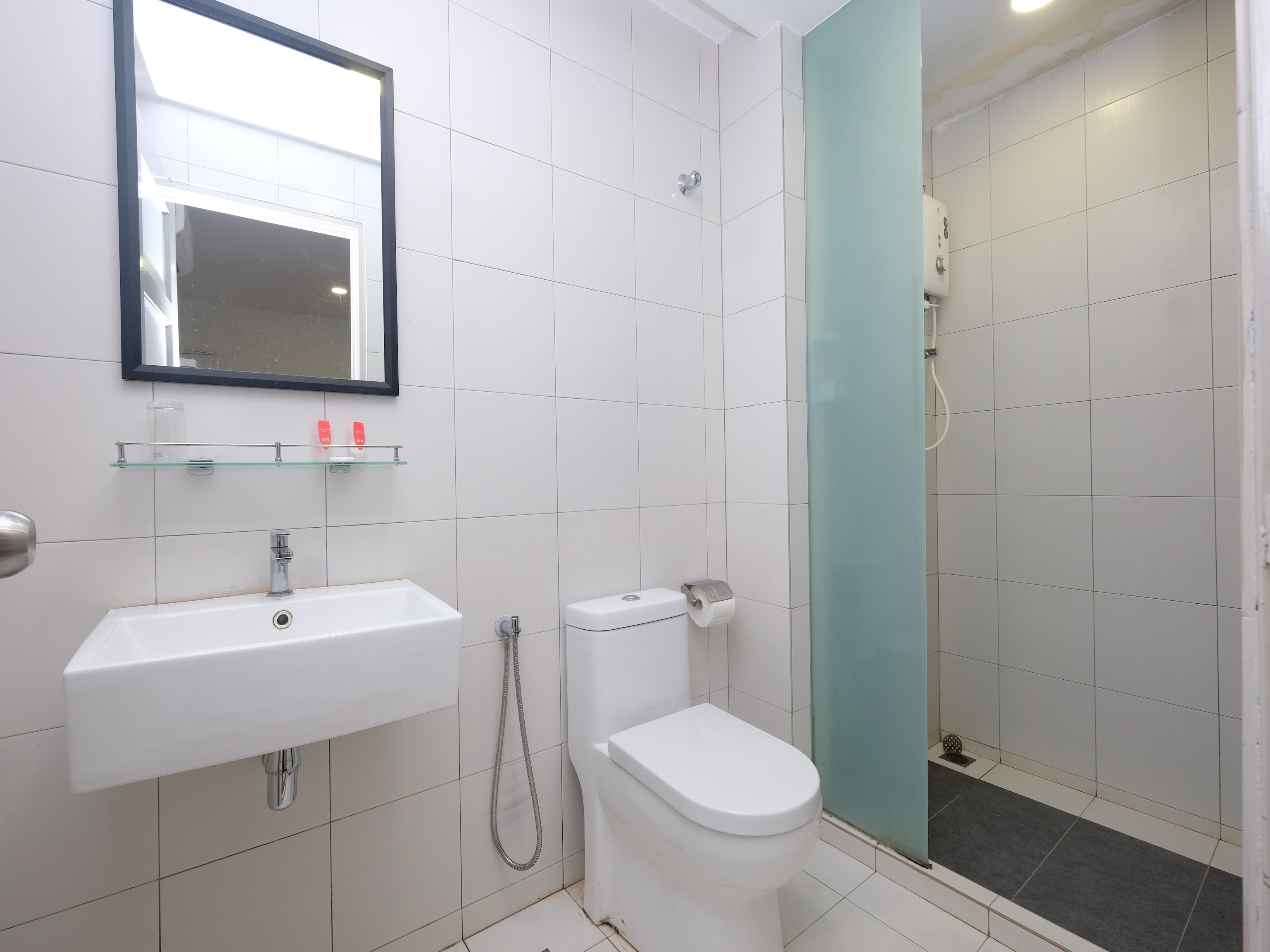 OYO 89492 Carlton Inn Bukit Ubi 32/37