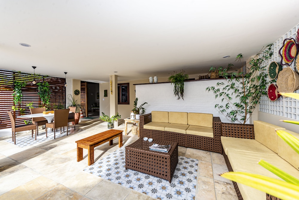 Valencia Hotel Natal 9/63