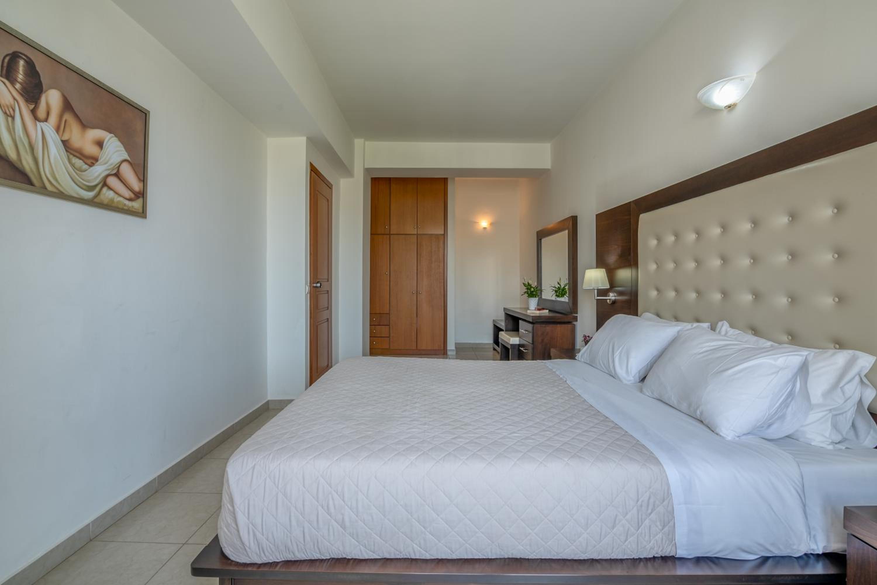 2 Bedrooms, Apartment