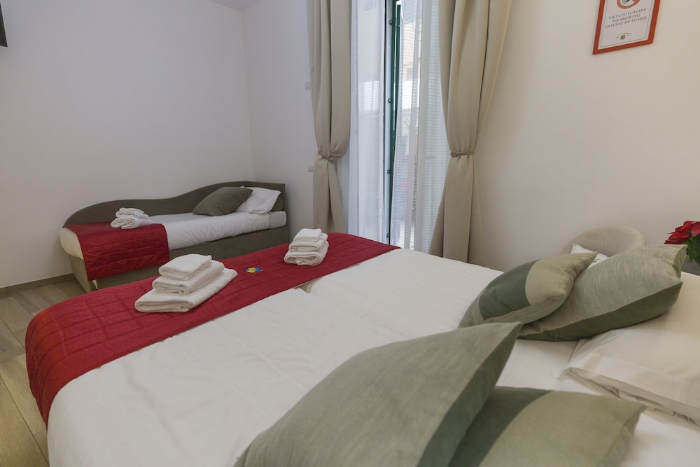 Flatinrome Deluxe Rooms 29/50