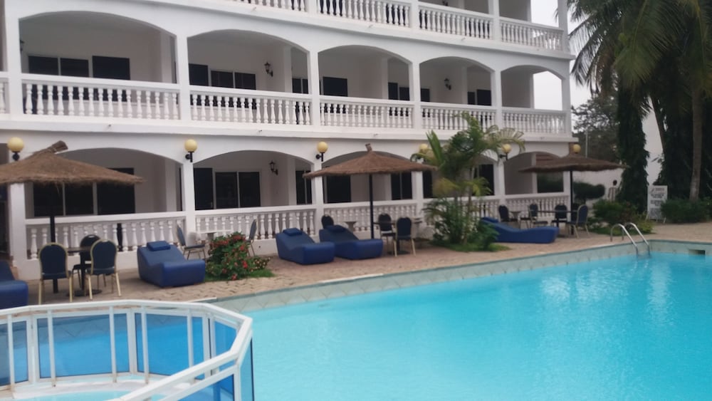 Sunu Hotel 4/37