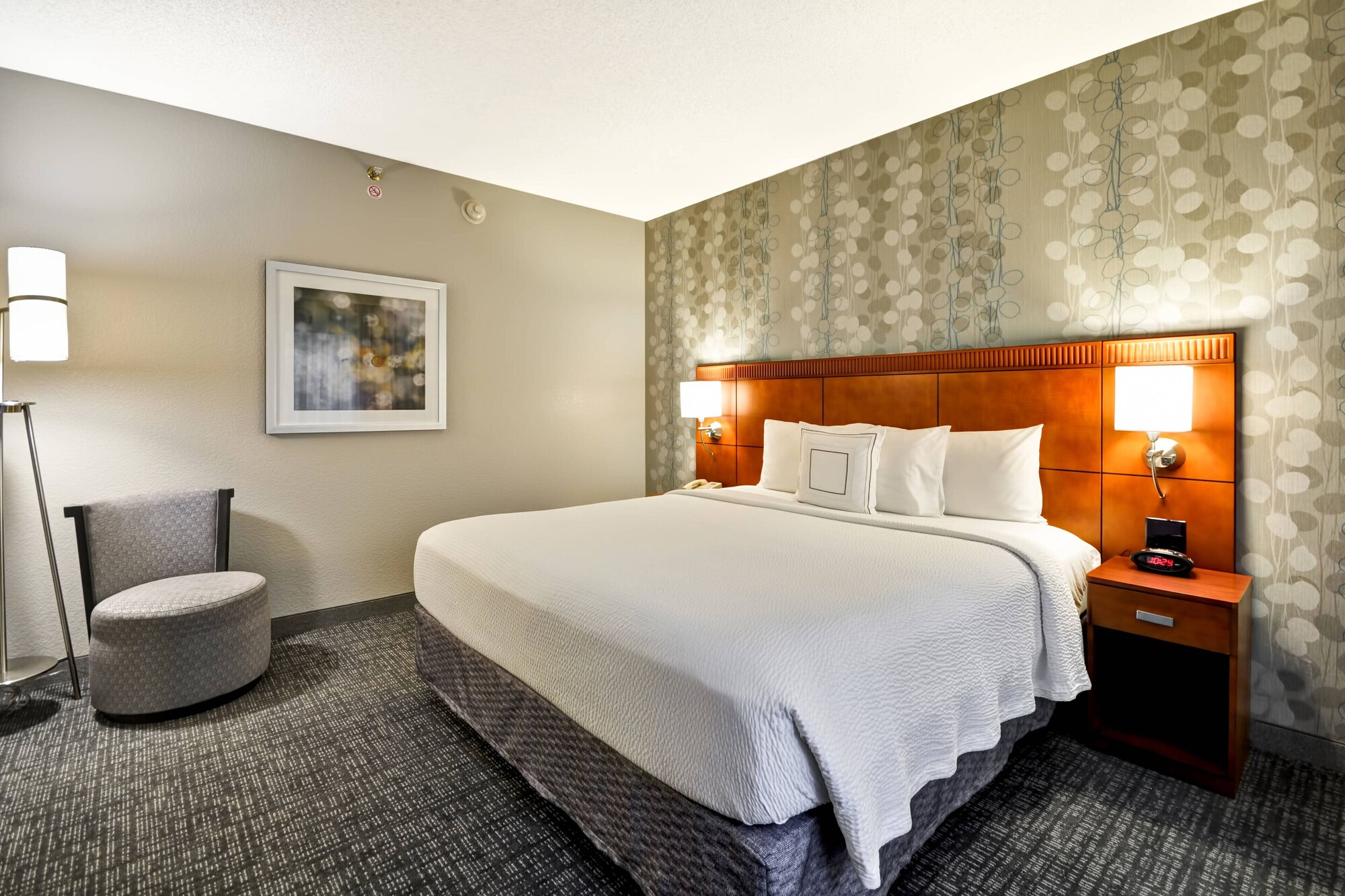 1 Bedroom, Suite, King Bed, Sofa