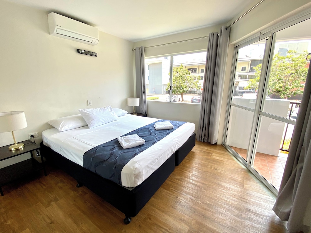 DELUXE, APARTMENT