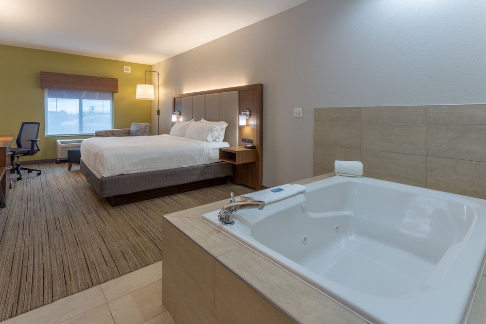 Holiday Inn Express Indianapolis Southeast 15/69
