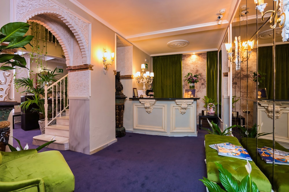 The Town House 5/45