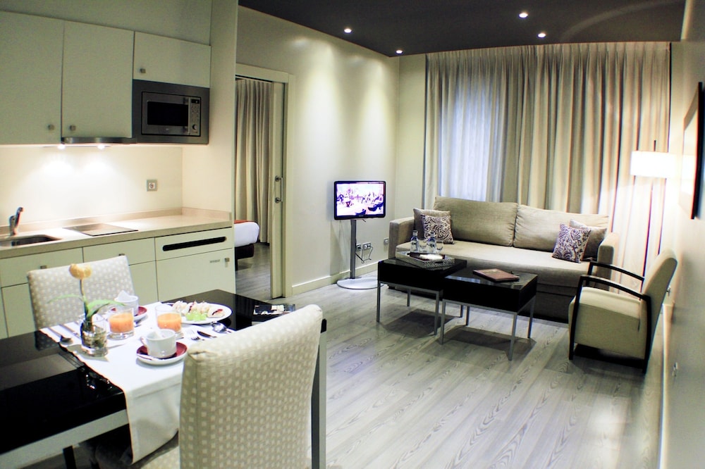 Suites Viena Plaza de Espana 37/61