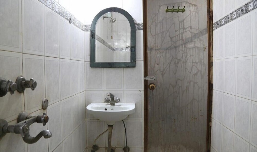 Hotel Delhi Regency 62/63