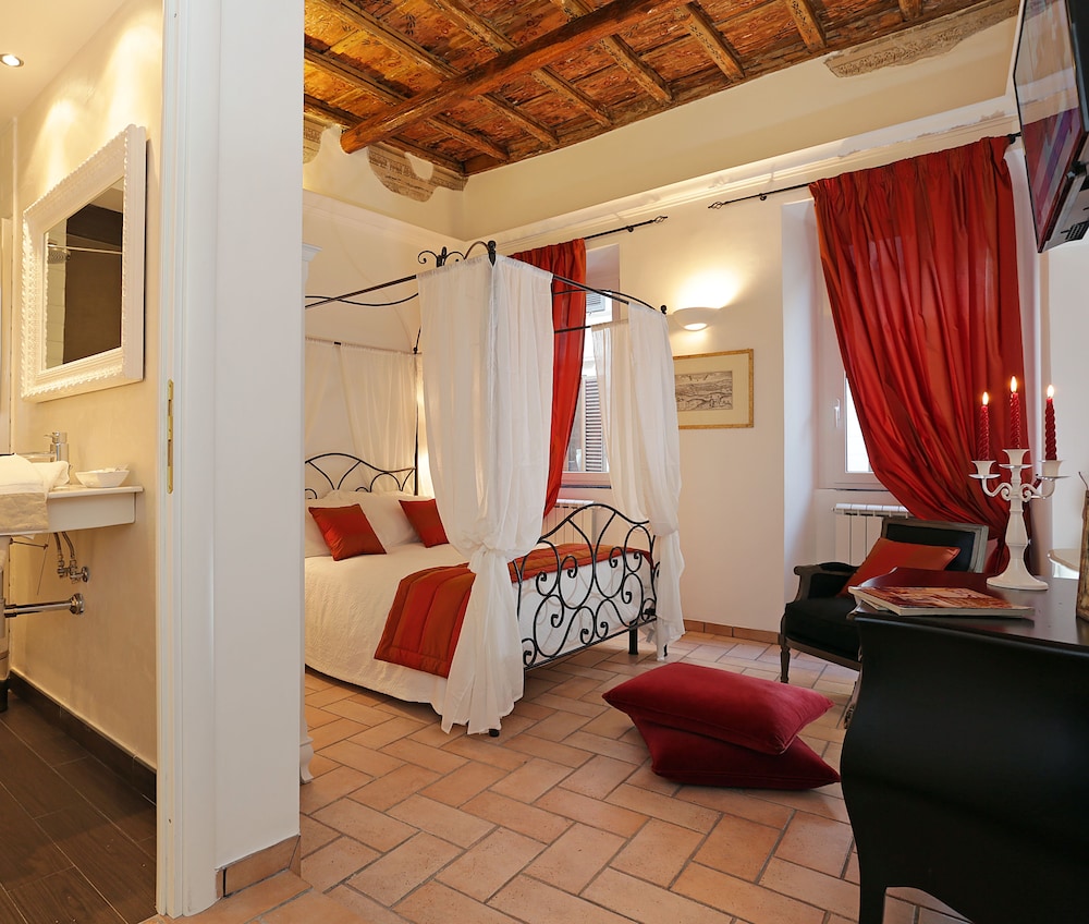 Madonna de Monti Suites 25/50