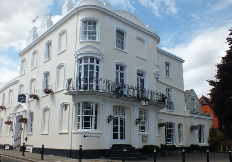 Royal Adelaide Hotel, Windsor 2/11
