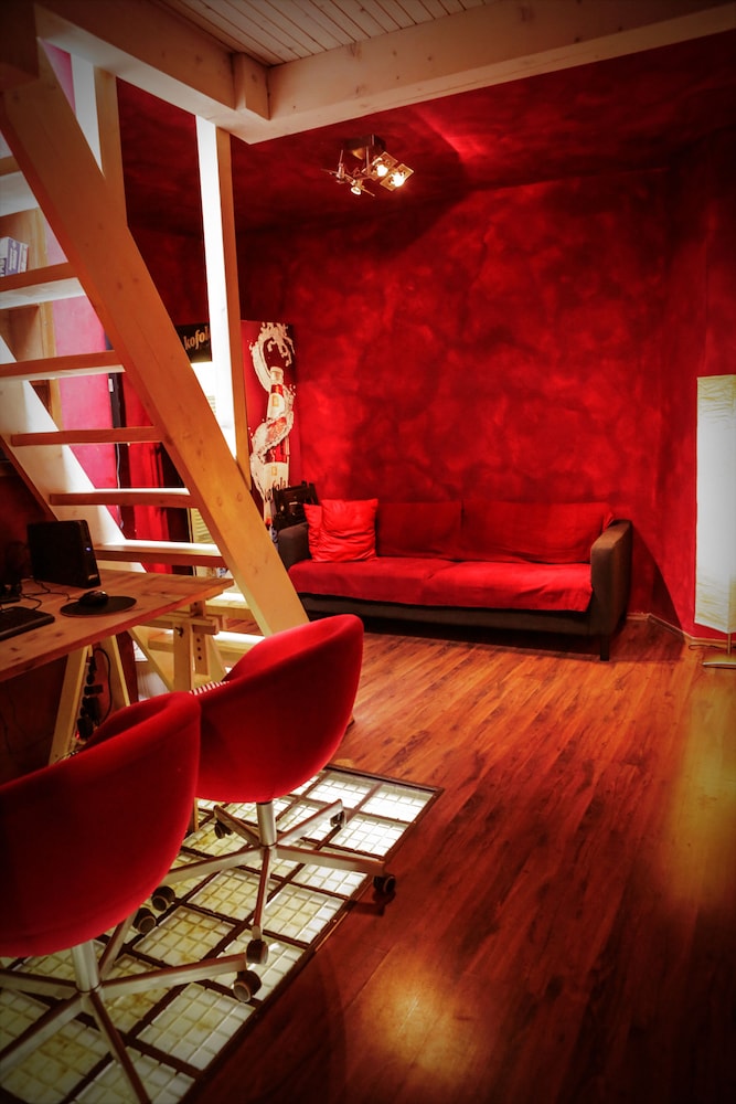 Charles Bridge Hostel & Apartments 72/98