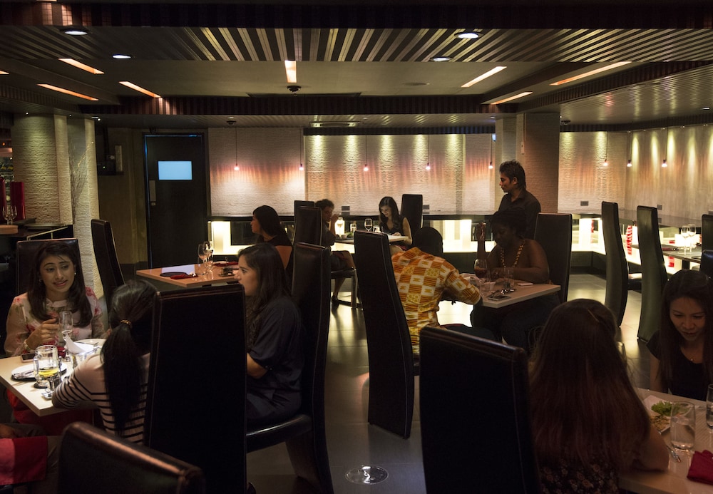 S Sukhumvit Suites Hotel 49/57