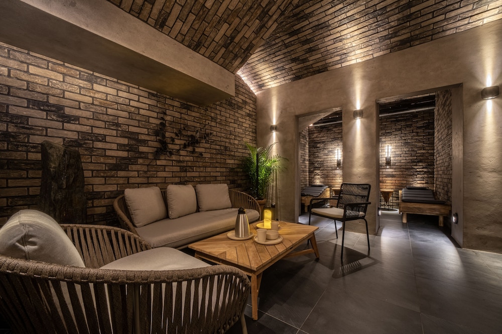 The Viaduct - Suites & More 49/60