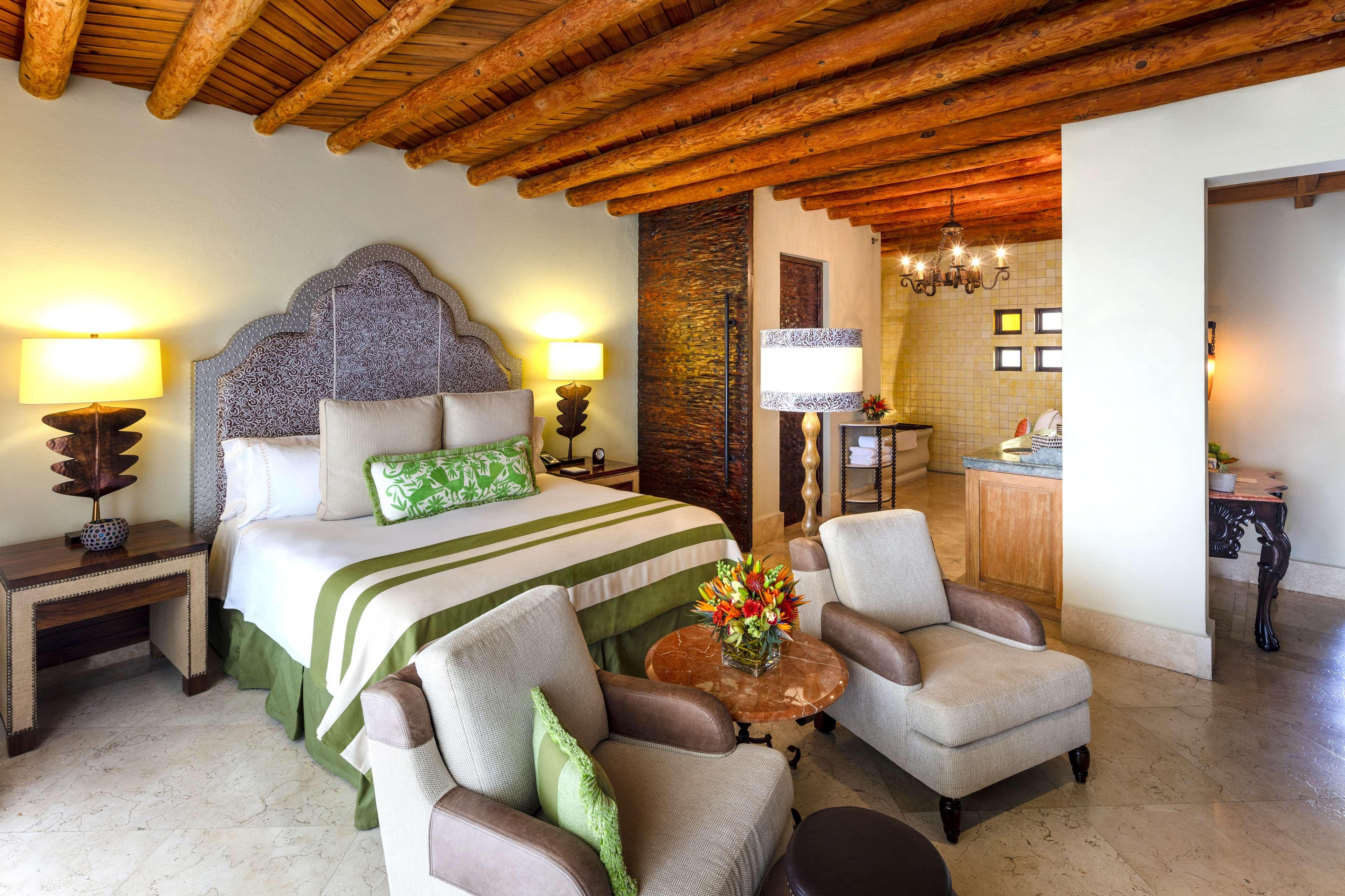Pacific, King Bed, with View, Plunge Pool, Terrace