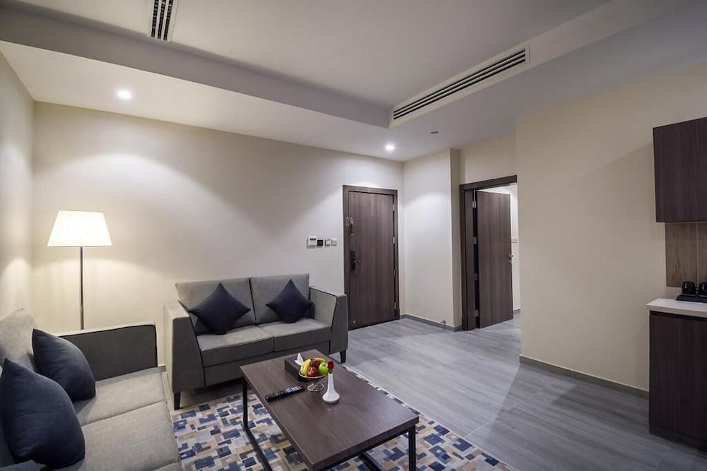 فندق اناله الخبر(Enala Hotel EL Khobar) 29/37