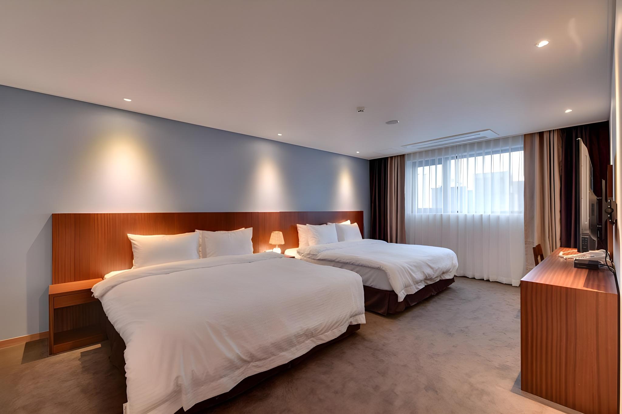 Suite, 2 King Beds, Sea and Mountain View, Ocean View