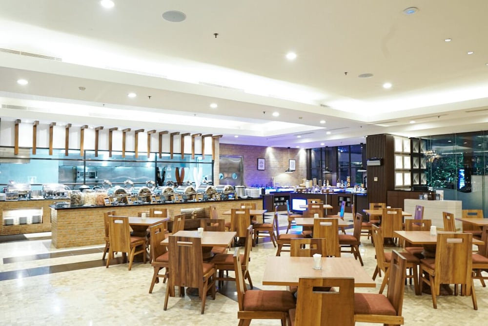 Aston Bogor Hotel & Resort 65/90