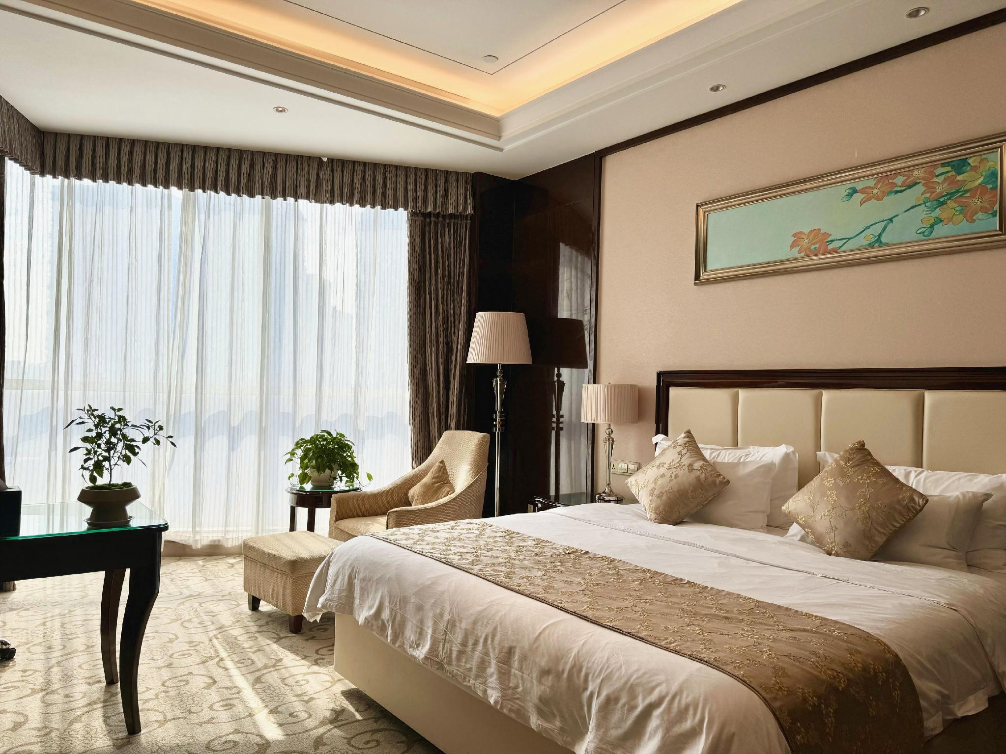 Jinyue Hotel 8/45