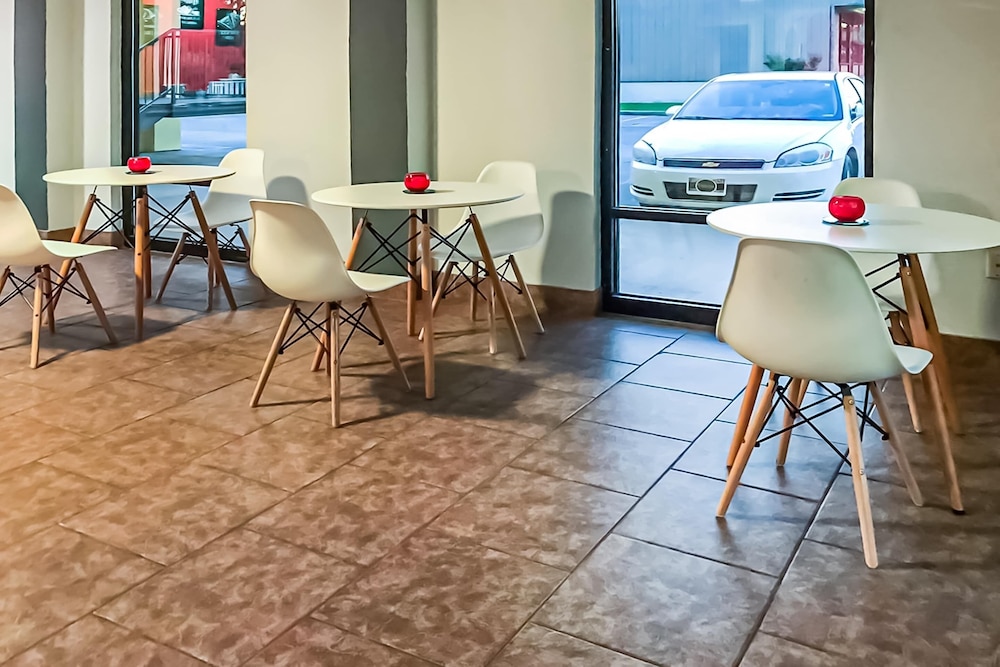 Days Inn by Wyndham Atmore 50/61