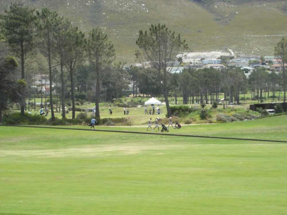 Mulligans Golf Lodge 34/38