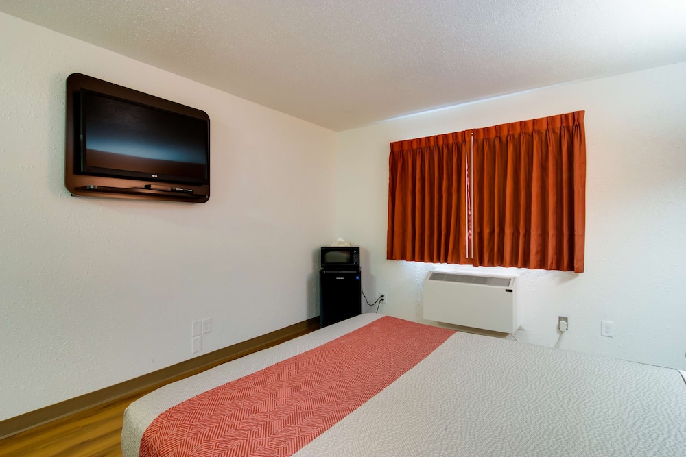 Motel6 Kerrobert, SK 13/30