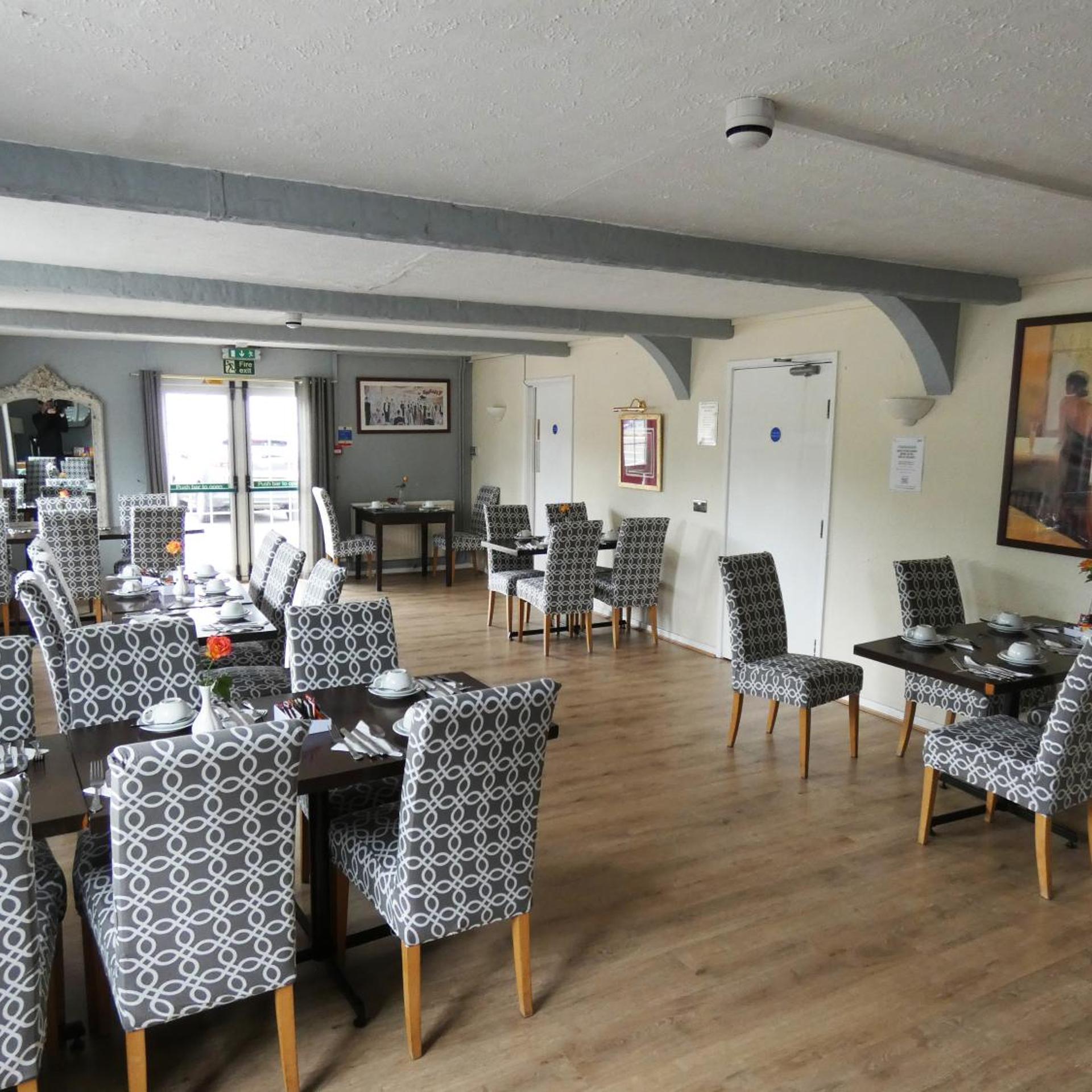 The Riverside Hotel 28/31