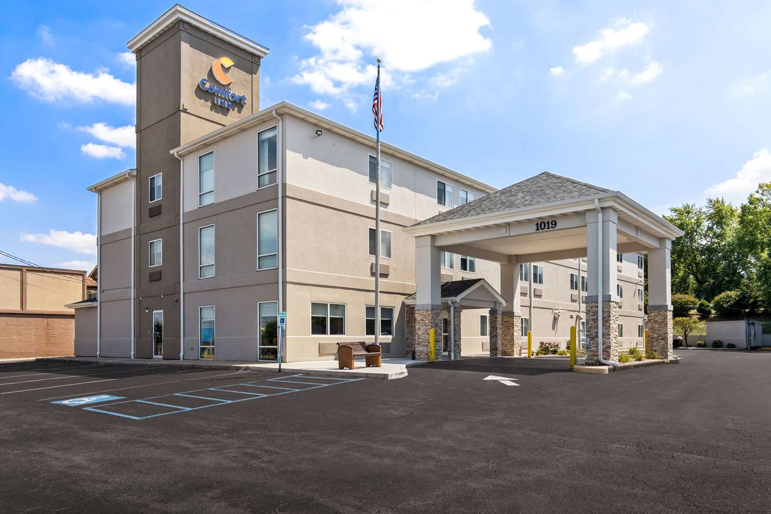 Comfort Inn Schereville, IN 39/42