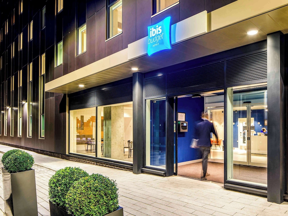 ibis budget Manchester Airport 2/48