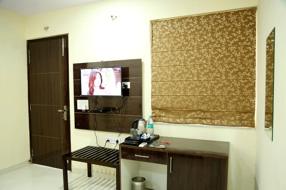 Hotel Roshan Haveli 27/29