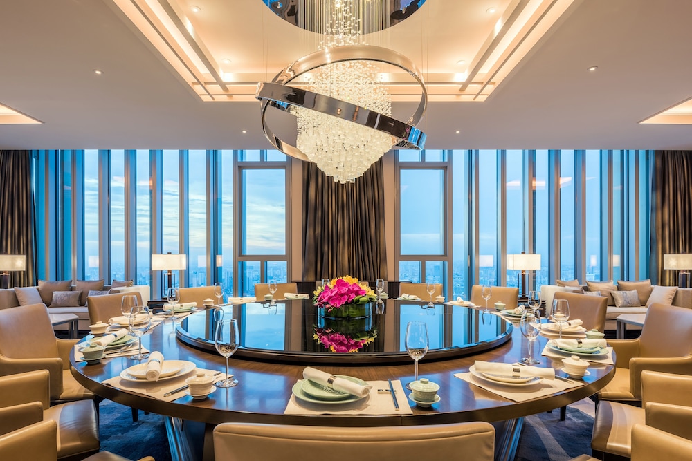 Hyatt Regency Shanghai Global Harbor 48/75