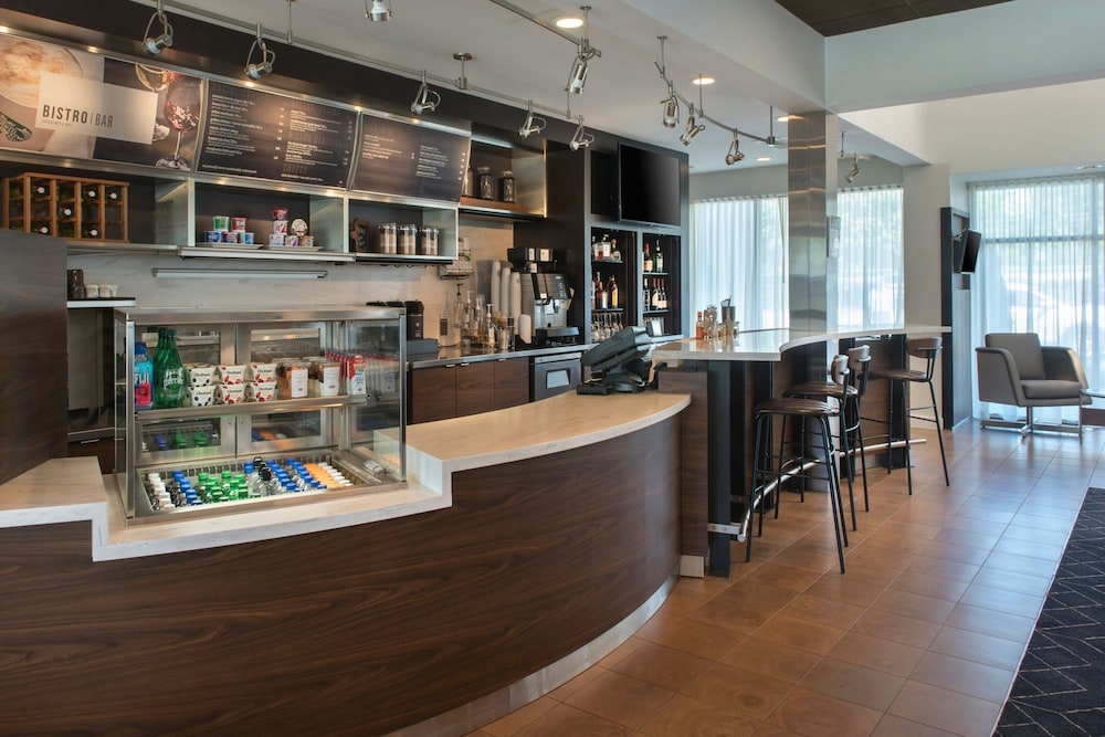 Courtyard By Marriott Annapolis 25/26