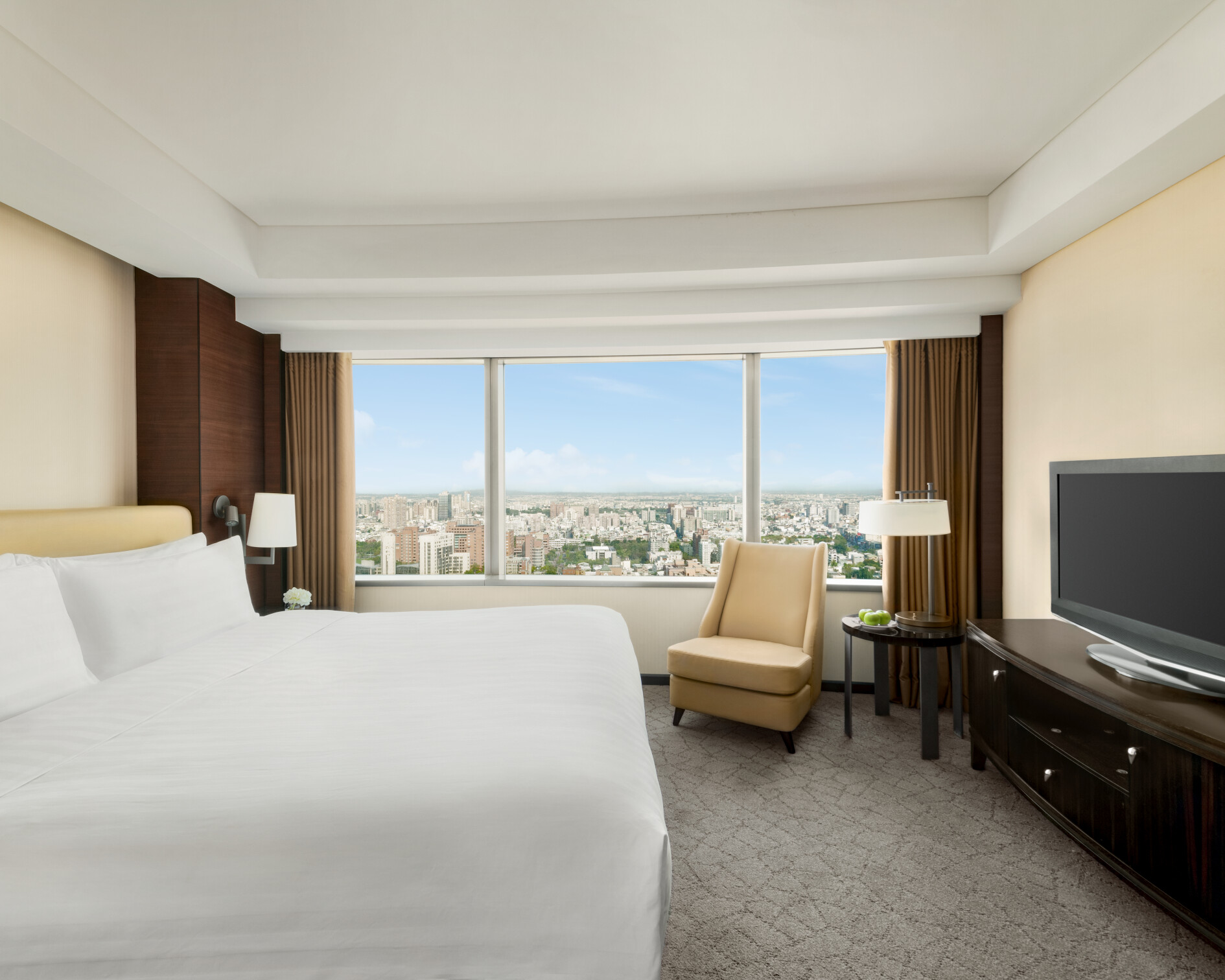 Plaza, Suite