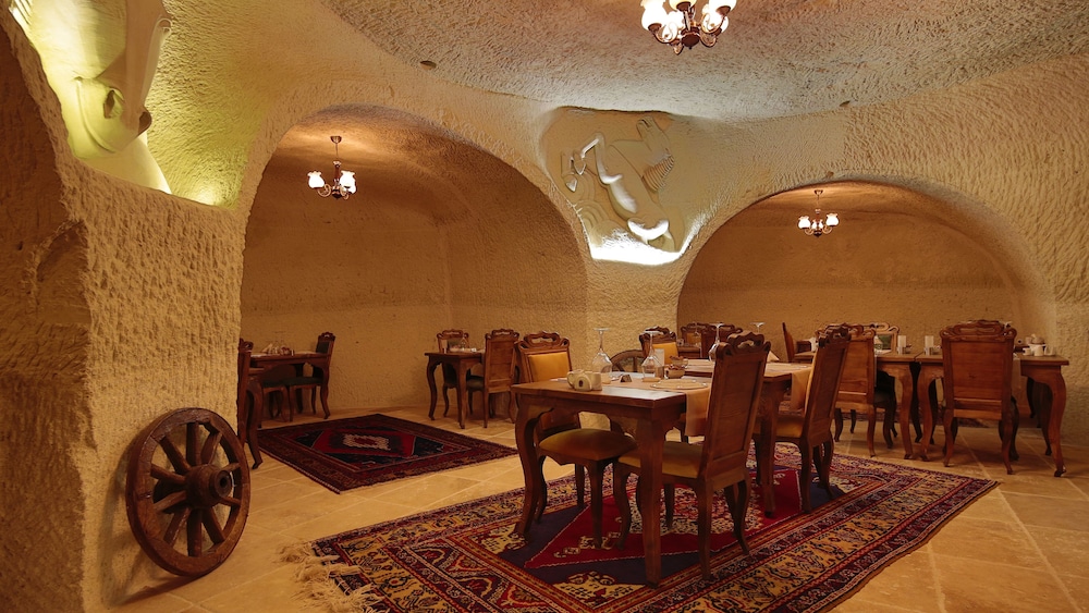 Phocas Cave Suites 60/71